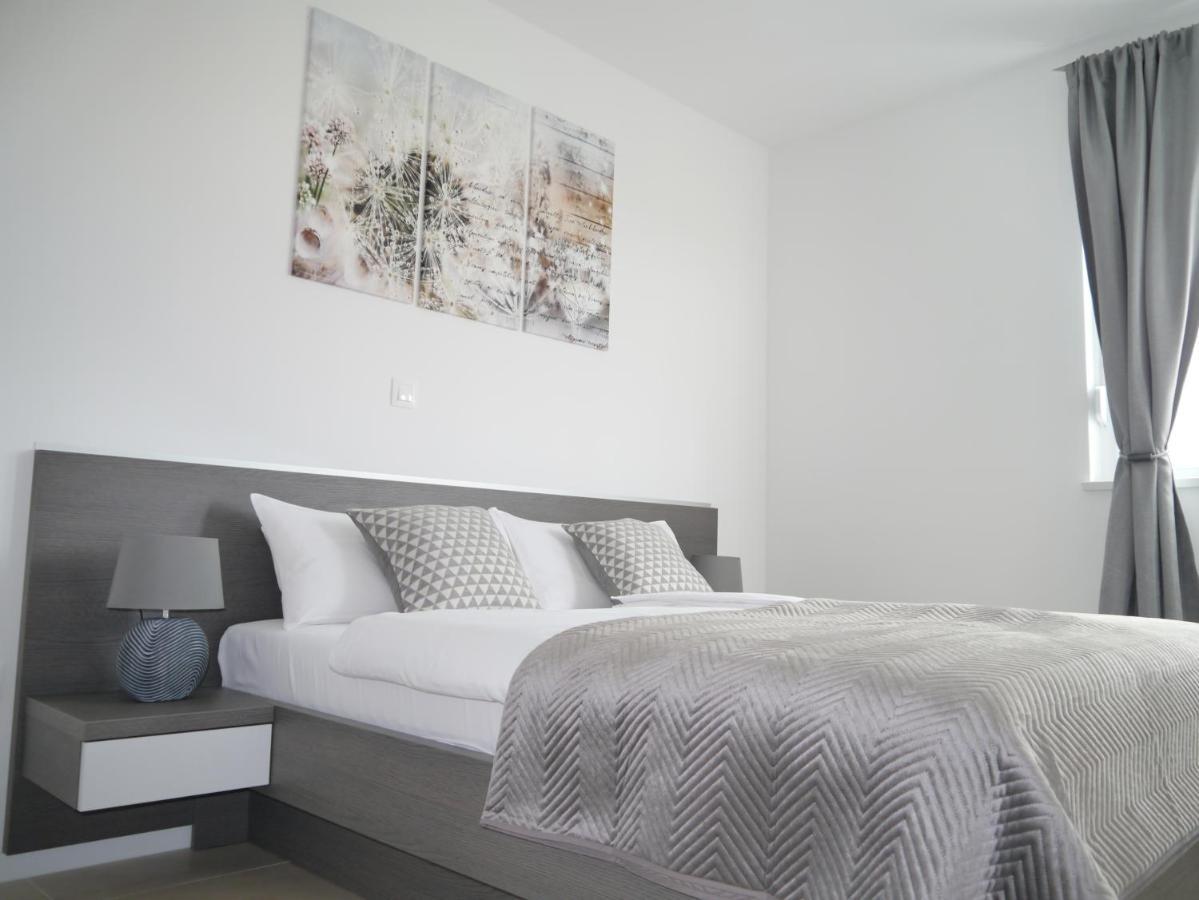 Ferienwohnung Nova Excellence Novalja Exterior foto