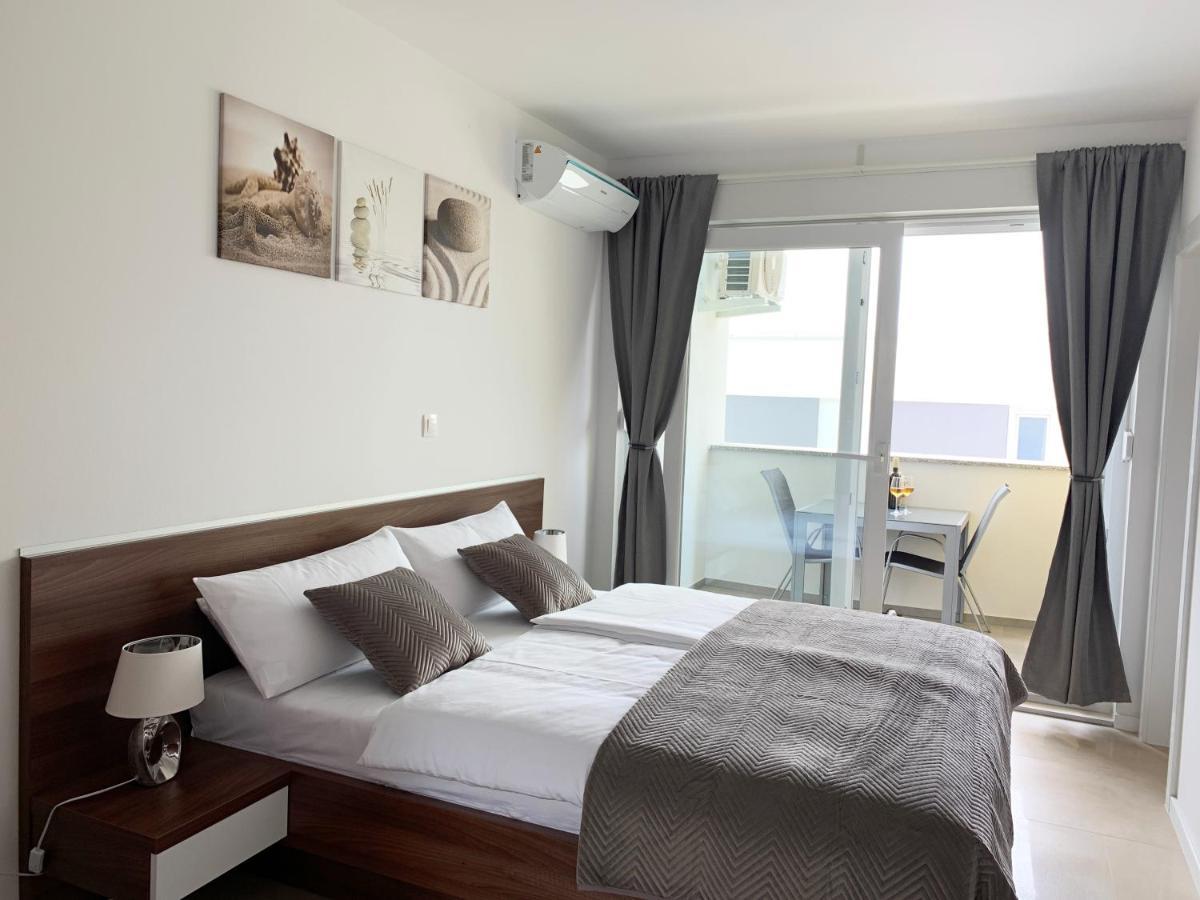 Ferienwohnung Nova Excellence Novalja Exterior foto