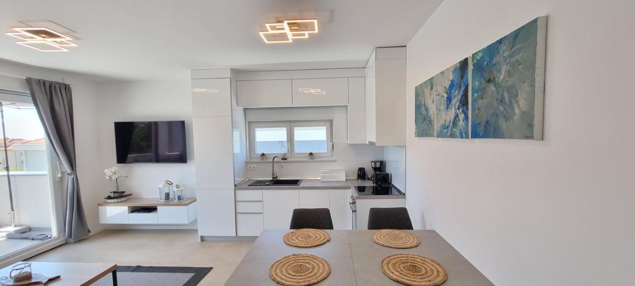 Ferienwohnung Nova Excellence Novalja Exterior foto