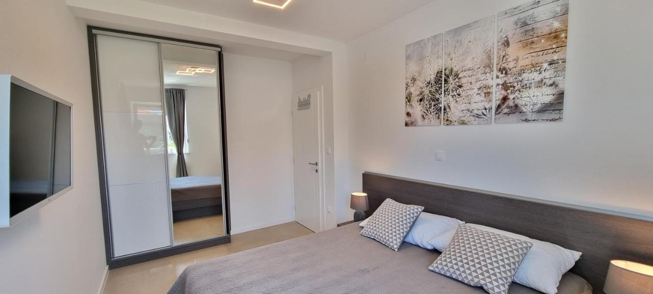 Ferienwohnung Nova Excellence Novalja Exterior foto